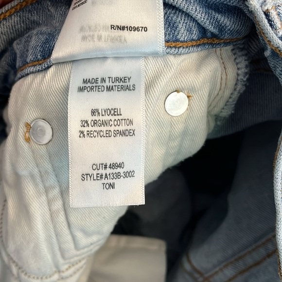 AGOLDE
Toni Daylight Mid-rise Straight Jeans Light Wash Size 26 Color Daylight - Picture 11 of 17